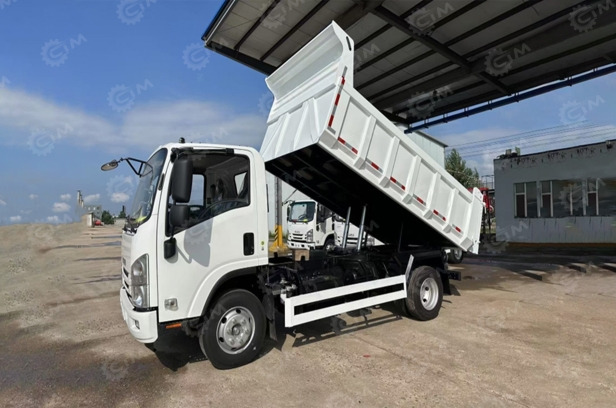 Самосвал ISUZU 4x2 дв 139kw средний подъемник U-образный кузов 3400×2100×850 гп 6 тонн - Самосвал: фото 3 Самосвал ISUZU 4x2 дв 139kw средний подъемник U-образный кузов 3400×2100×850 гп 6 тонн - Самосвал: фото 3