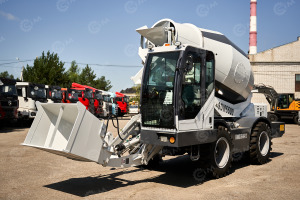 Самозагружающий самоходный бетоносмеситель YUGONG SDM5500 - Бетономешалка: фото 1 Самозагружающий самоходный бетоносмеситель YUGONG SDM5500 - Бетономешалка: фото 1