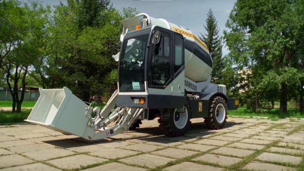 Автобетоносмеситель Самозагружающий самоходный бетоносмеситель YUGONG SDM5500 c дополнительными опциями: фото 6 Автобетоносмеситель Самозагружающий самоходный бетоносмеситель YUGONG SDM5500 c дополнительными опциями: фото 6