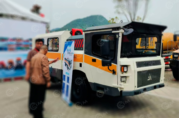 Шахтный автобус BEIJUN RU-10 дв 65kw 10 мест - Горнодобывающая техника: фото 1 Шахтный автобус BEIJUN RU-10 дв 65kw 10 мест - Горнодобывающая техника: фото 1