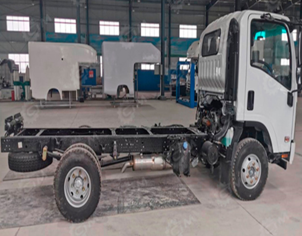 Шасси ISUZU 4х2 дв 139kw гп 7т - Грузовик-шасси: фото 1 Шасси ISUZU 4х2 дв 139kw гп 7т - Грузовик-шасси: фото 1