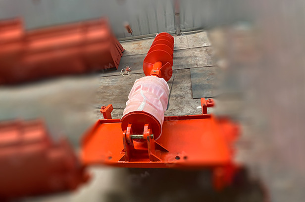 Шнек на экскаватор-погрузчик YUGONG 488CX 2м 500м - Бур: фото 1 Шнек на экскаватор-погрузчик YUGONG 488CX 2м 500м - Бур: фото 1