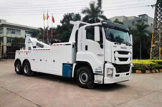 Тяжелый эвакуатор ISUZU 6x4 дв 382Kw гп 30 тонн без поворотного крана - Эвакуатор: фото 1 Тяжелый эвакуатор ISUZU 6x4 дв 382Kw гп 30 тонн без поворотного крана - Эвакуатор: фото 1