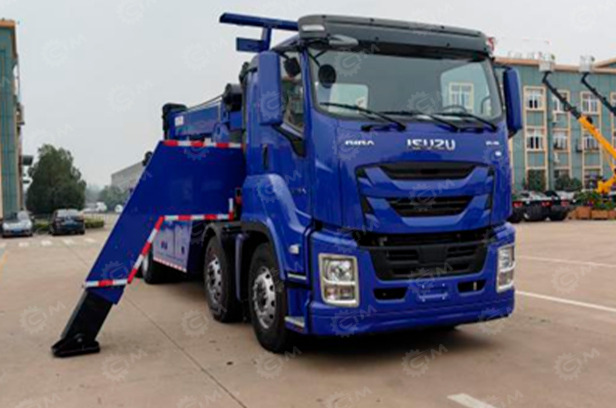 Тяжелый эвакуатор ISUZU 8x4 дв. 382кВт г/п 50 т. поворотный кран - Эвакуатор: фото 1 Тяжелый эвакуатор ISUZU 8x4 дв. 382кВт г/п 50 т. поворотный кран - Эвакуатор: фото 1