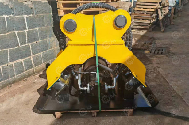 Виброплита DNC-06 для экскаватора колёсного YUGONG YG180 - Виброплита: фото 1 Виброплита DNC-06 для экскаватора колёсного YUGONG YG180 - Виброплита: фото 1