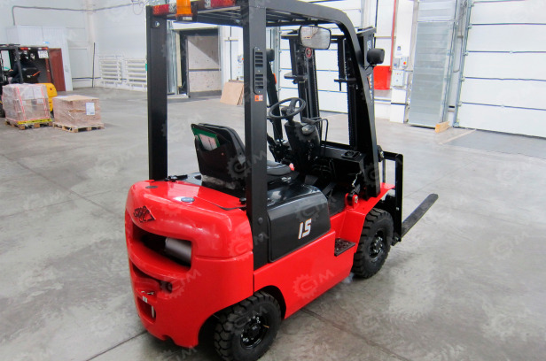 Вилочный погрузчик Hangcha CPCD15-AG67 дизельный гп 1,5т высота подъема 3м,с кабиной, отопитель - Дизельный погрузчик: фото 1 Вилочный погрузчик Hangcha CPCD15-AG67 дизельный гп 1,5т высота подъема 3м,с кабиной, отопитель - Дизельный погрузчик: фото 1