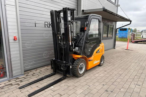 Вилочный погрузчик Hangcha CPD25-XEY2HA-S1 гп 2,5т высота подъёма 3м, шины пневматические, каре - Дизельный погрузчик: фото 2 Вилочный погрузчик Hangcha CPD25-XEY2HA-S1 гп 2,5т высота подъёма 3м, шины пневматические, каре - Дизельный погрузчик: фото 2