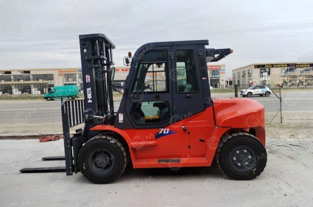 Вилочный погрузчик Heli CPСD70-QC1K2 дизельный гп 7т высота подъема 7м с кабиной, печкой - Дизельный погрузчик: фото 1 Вилочный погрузчик Heli CPСD70-QC1K2 дизельный гп 7т высота подъема 7м с кабиной, печкой - Дизельный погрузчик: фото 1