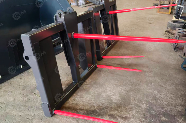 Вилы для сена 3 зуба на погрузчик Yugong TR735 - Вилы: фото 1 Вилы для сена 3 зуба на погрузчик Yugong TR735 - Вилы: фото 1