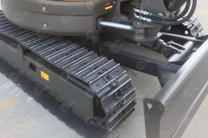 Железные гусеницы (пара) на экскаватор гусеничный YUGONG YG45 - Гусеница для Гусеничных экскаваторов: фото 1 Железные гусеницы (пара) на экскаватор гусеничный YUGONG YG45 - Гусеница для Гусеничных экскаваторов: фото 1