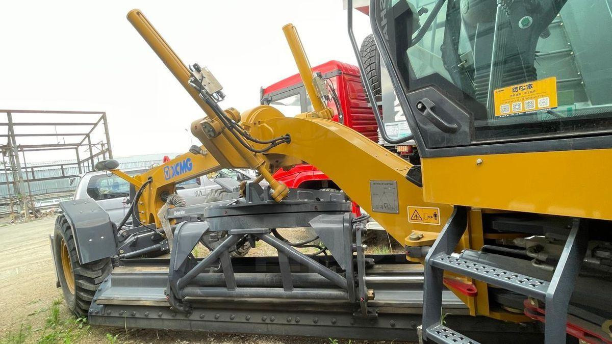 XCMG GR215A - Грейдер: фото 3 XCMG GR215A - Грейдер: фото 3