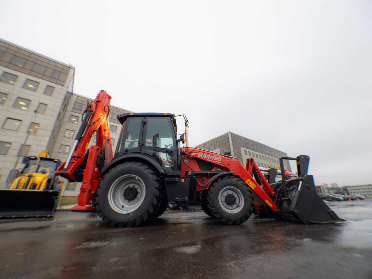 MANITOU MBL-X 920 - Строительная техника: фото 1 MANITOU MBL-X 920 - Строительная техника: фото 1