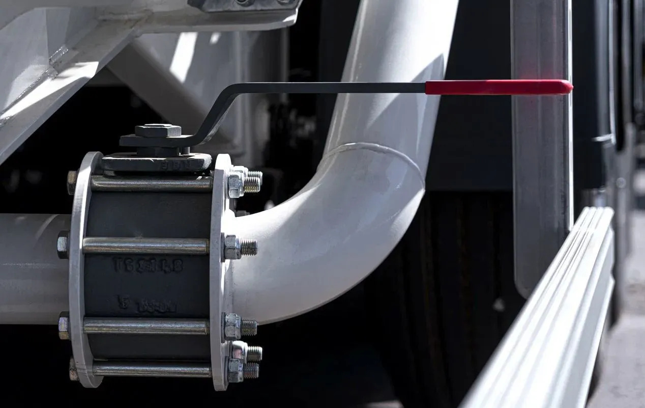 Новый Полуприцеп цистерна для сыпучих грузов Полуприцеп цементовоз Bonum 914230, 2024: фото 8