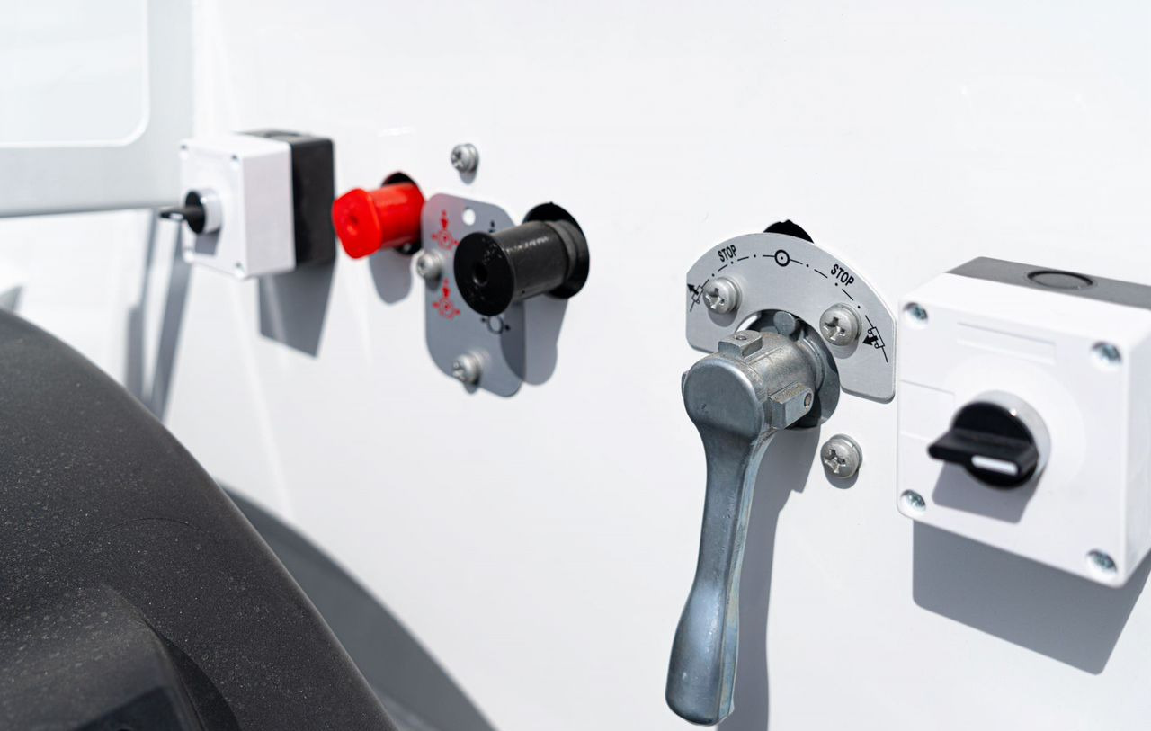 Новый Полуприцеп цистерна для сыпучих грузов Полуприцеп цементовоз Bonum 914231, 2024: фото 11 Новый Полуприцеп цистерна для сыпучих грузов Полуприцеп цементовоз Bonum 914231, 2024: фото 11