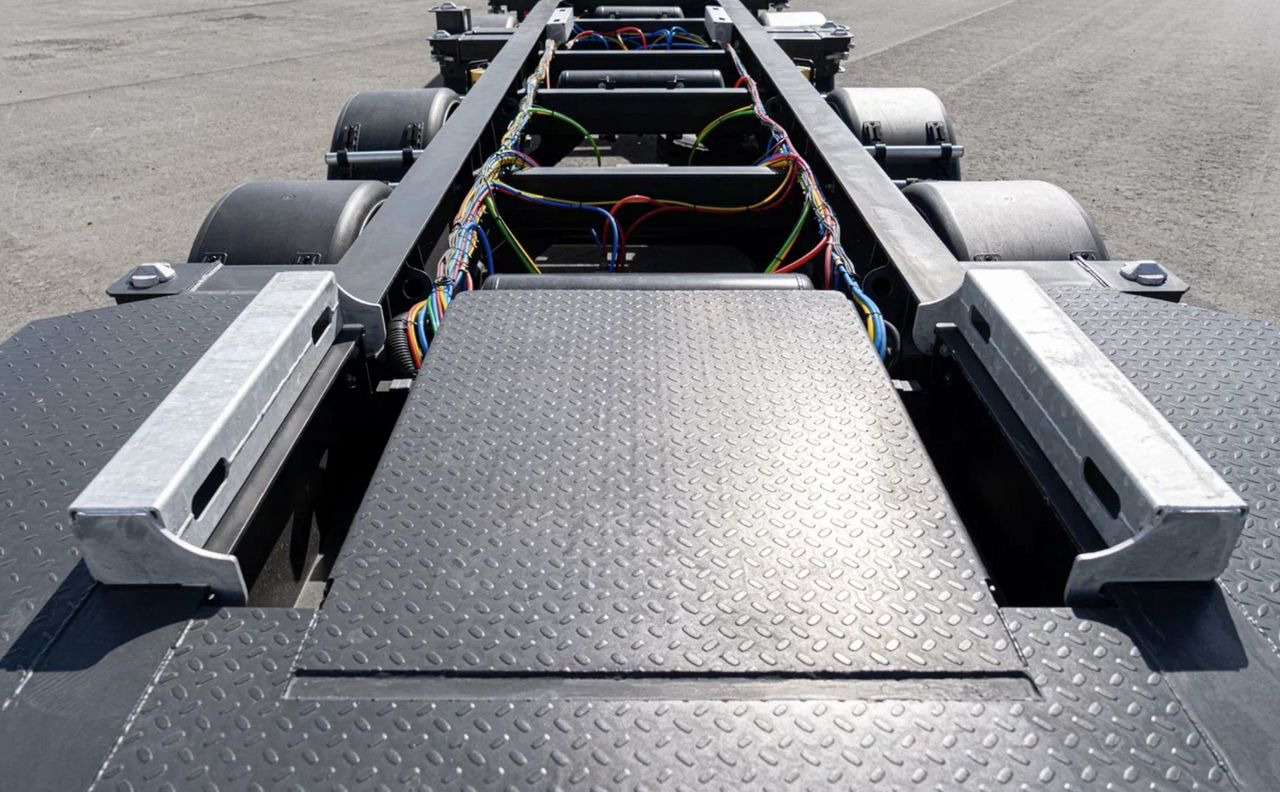 Новый Полуприцеп-контейнеровоз/ Сменный кузов Полуприцеп контейнеровоз Bonum 914295-05, 2024: фото 10