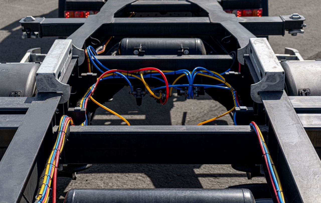 Новый Полуприцеп контейнеровоз (BDF, сменный кузов) Полуприцеп контейнеровоз Bonum 914295-05, 2024: фото 9