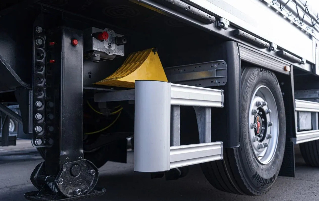 Новый Тентованный полуприцеп Полуприцеп шторно-бортовой Bonum 914296-03, 2025: фото 6