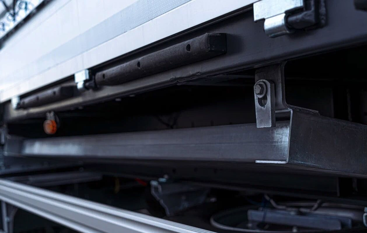 Новый Тентованный полуприцеп Полуприцеп шторный Bonum 914296-04, 2024: фото 11