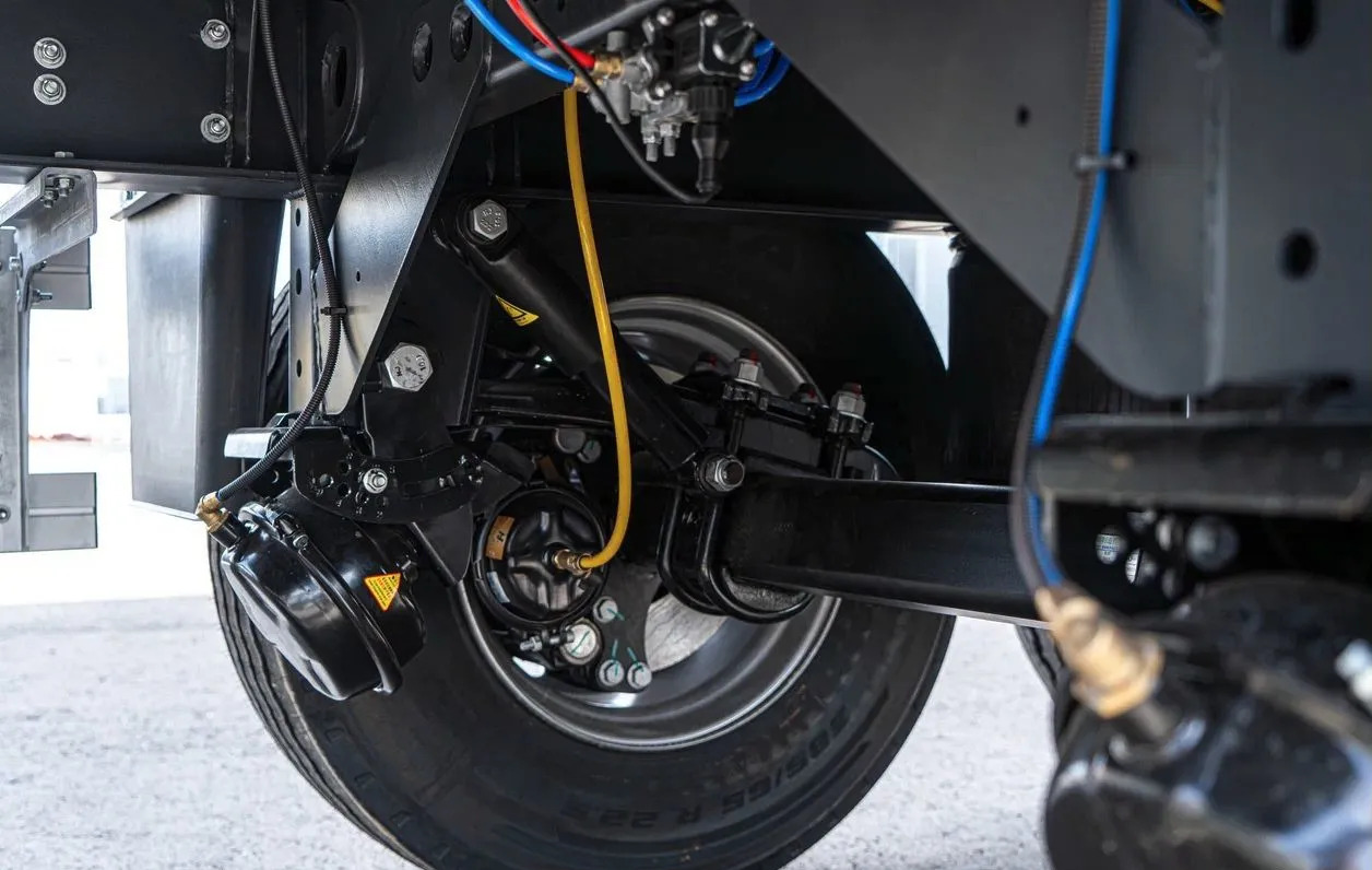 Новый Тентованный полуприцеп Полуприцеп шторный Bonum 914296-04, 2024: фото 12