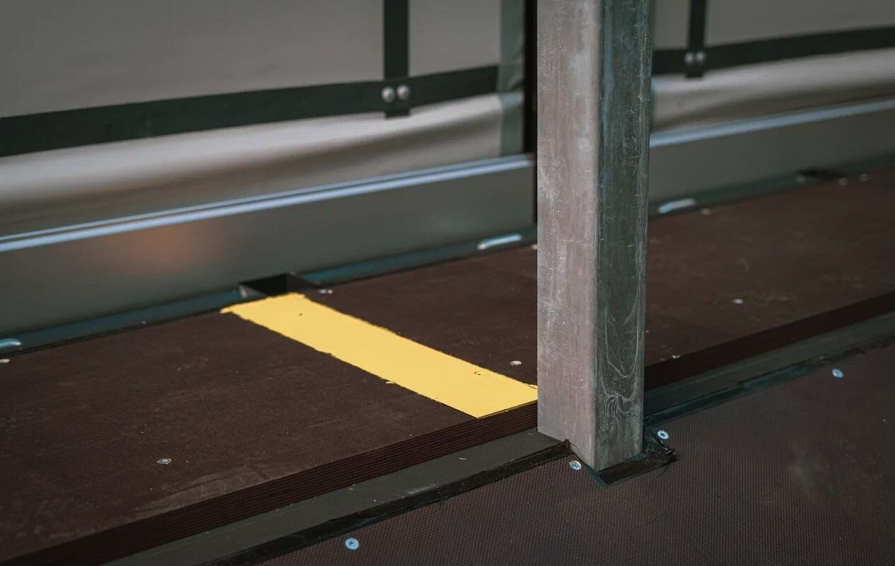 Новый Тентованный полуприцеп Полуприцеп шторный Bonum 914296-04, 2024: фото 10