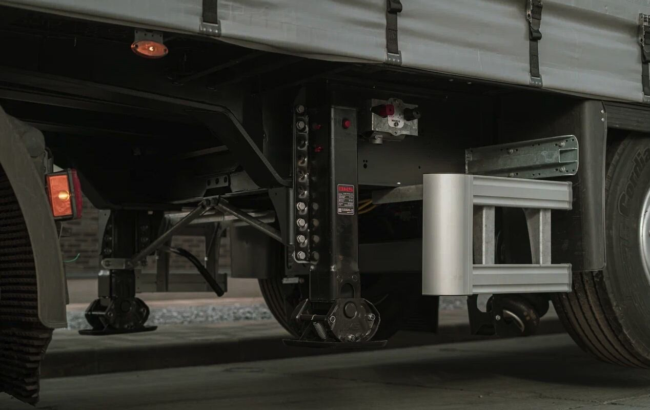 Новый Тентованный полуприцеп Полуприцеп шторный Bonum 914296-04, 2024: фото 16