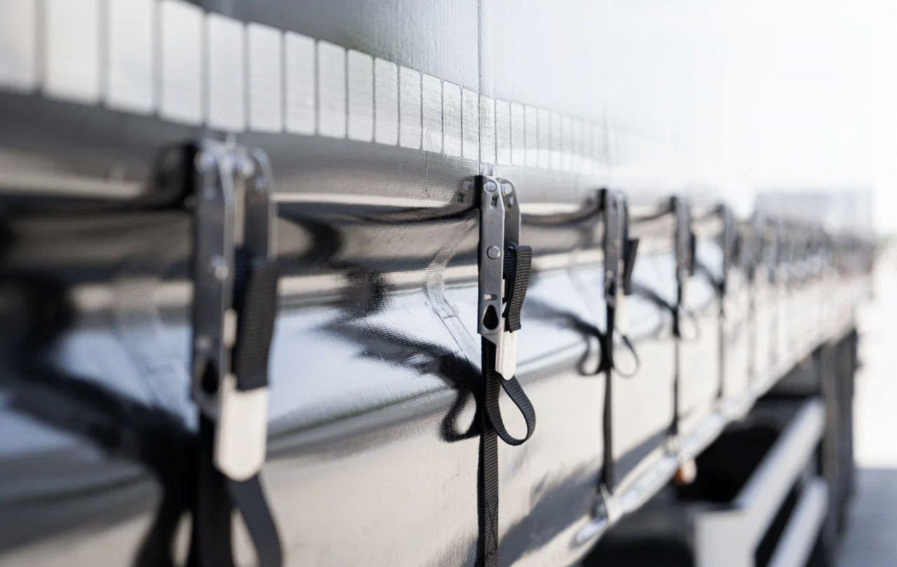 Новый Тентованный полуприцеп Полуприцеп шторный Bonum 914296-04, 2024: фото 11