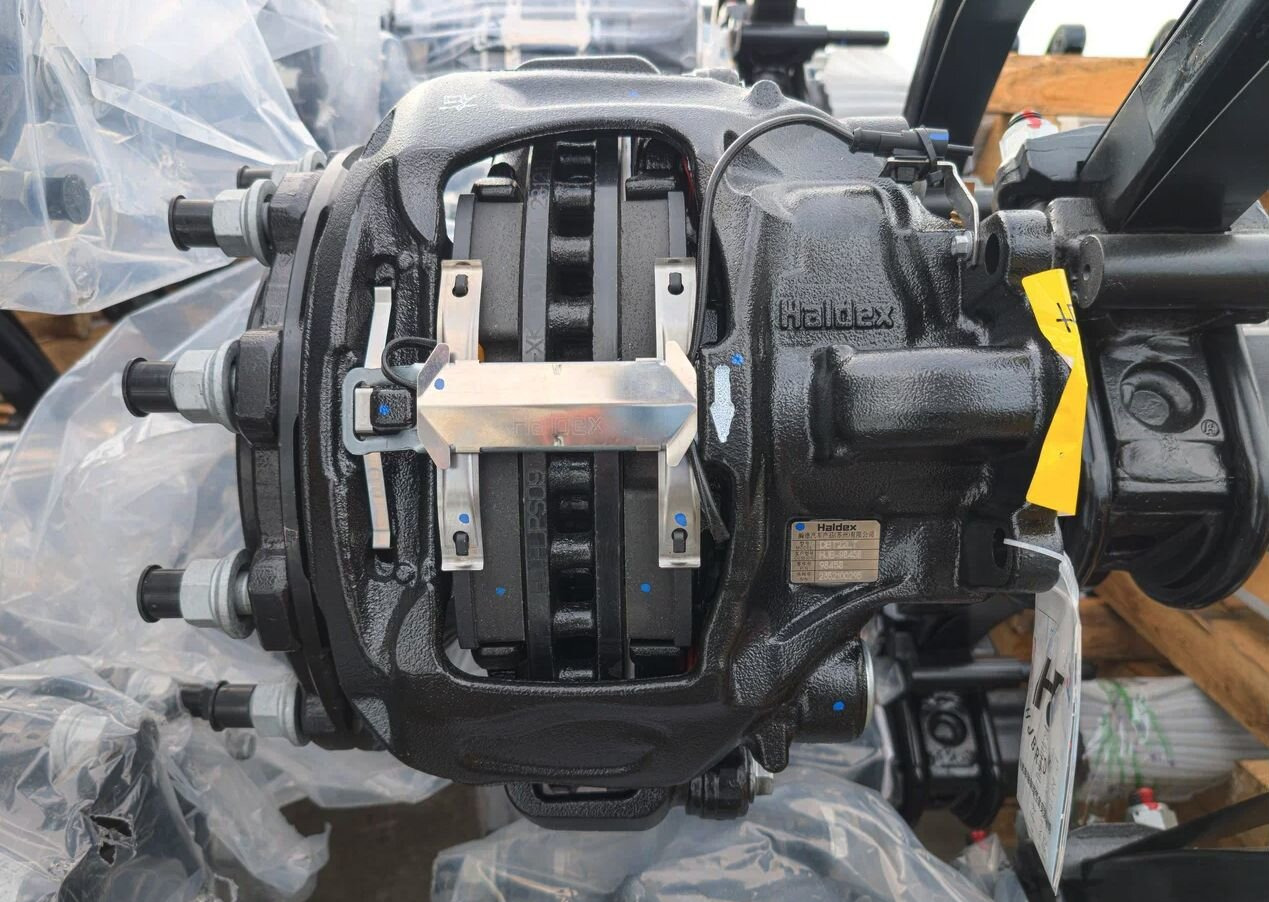 Новый Тентованный полуприцеп Полуприцеп шторный Bonum 914296-04, 2024: фото 18