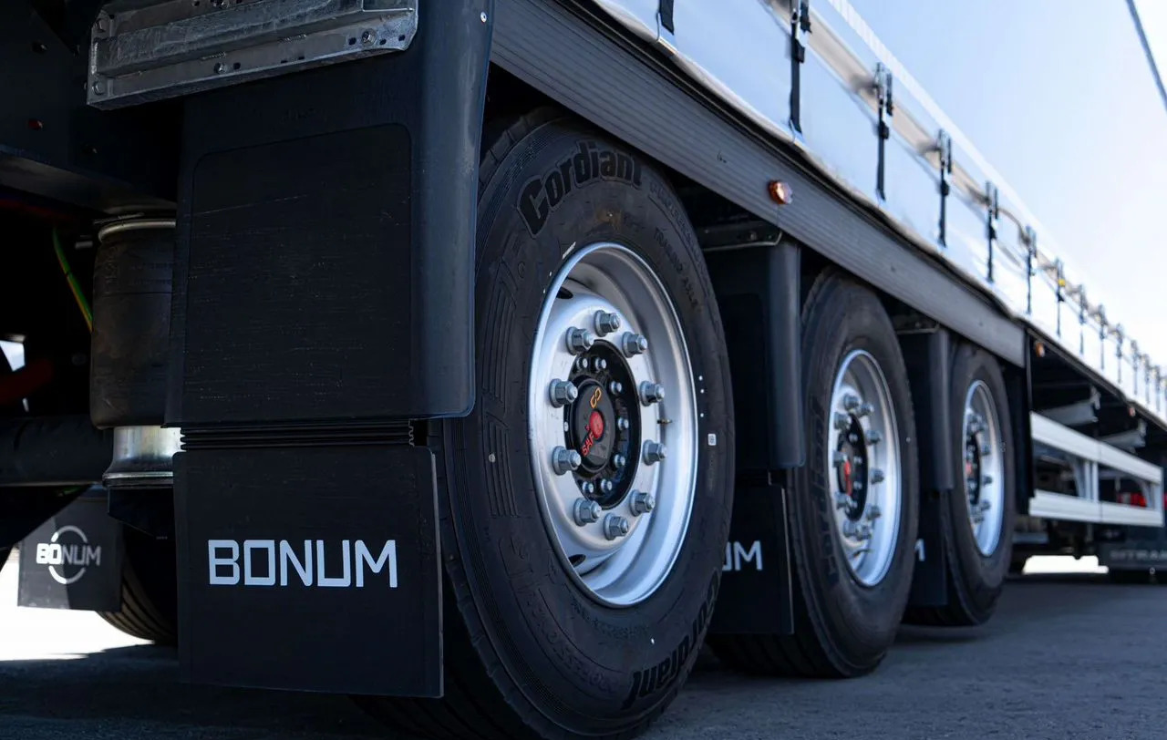 Новый Тентованный полуприцеп Полуприцеп шторный Bonum 914296-04, 2024: фото 6