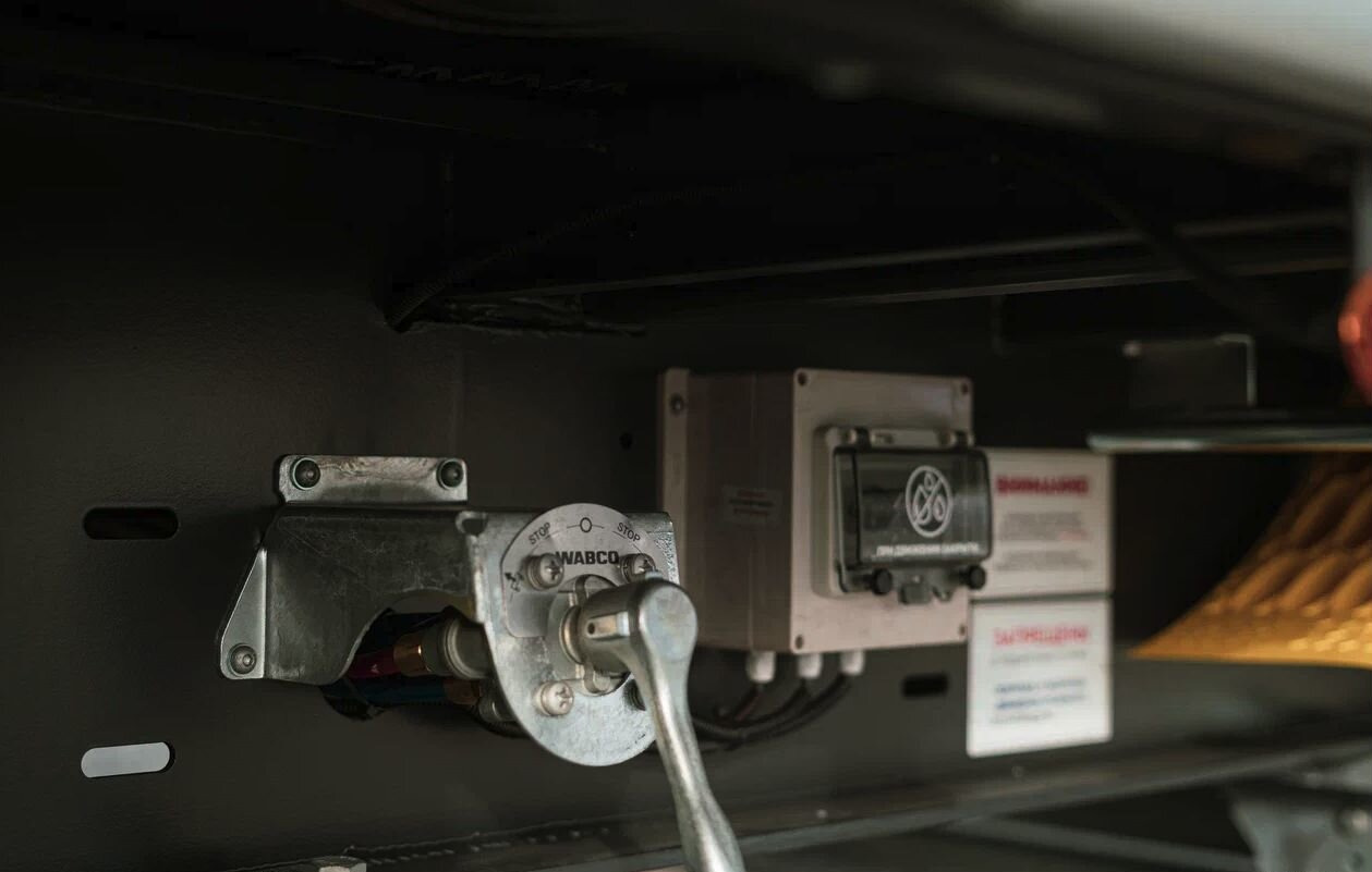 Новый Тентованный полуприцеп Полуприцеп шторный Bonum 914296-04, 2024: фото 19