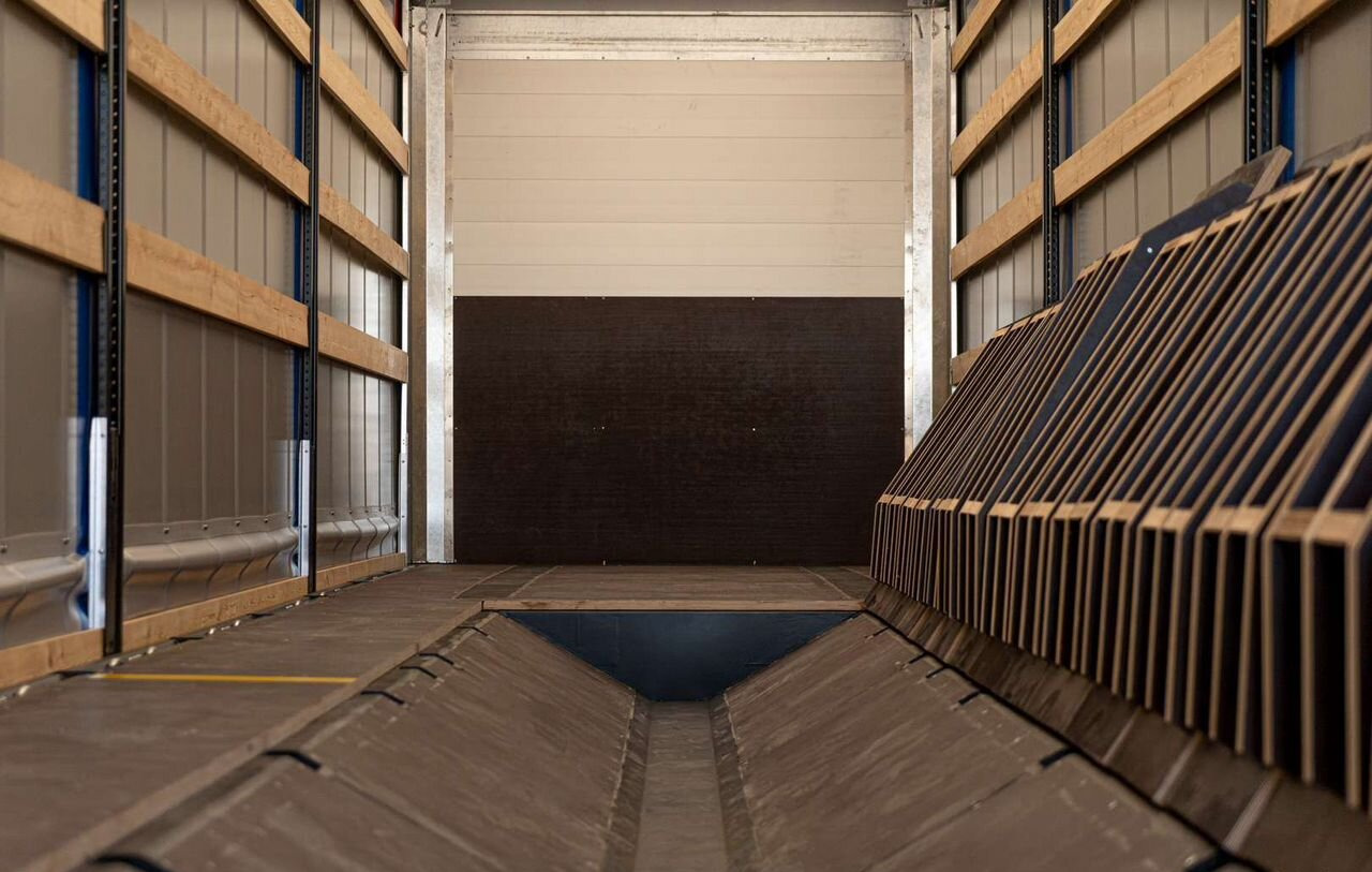 Новый Тентованный полуприцеп Полуприцеп шторный Bonum 914296-04, 2024: фото 17