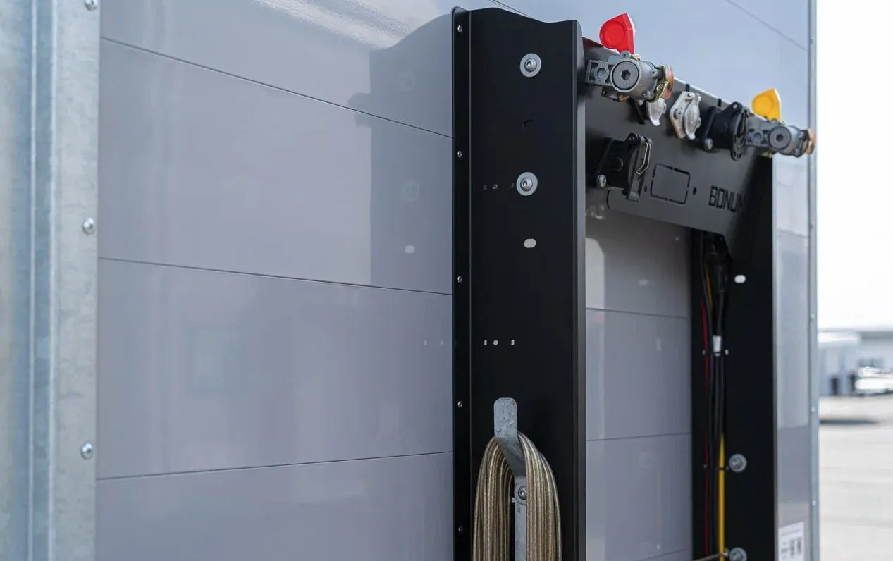 Новый Тентованный полуприцеп Полуприцеп шторный Bonum 914296-04, 2024: фото 11