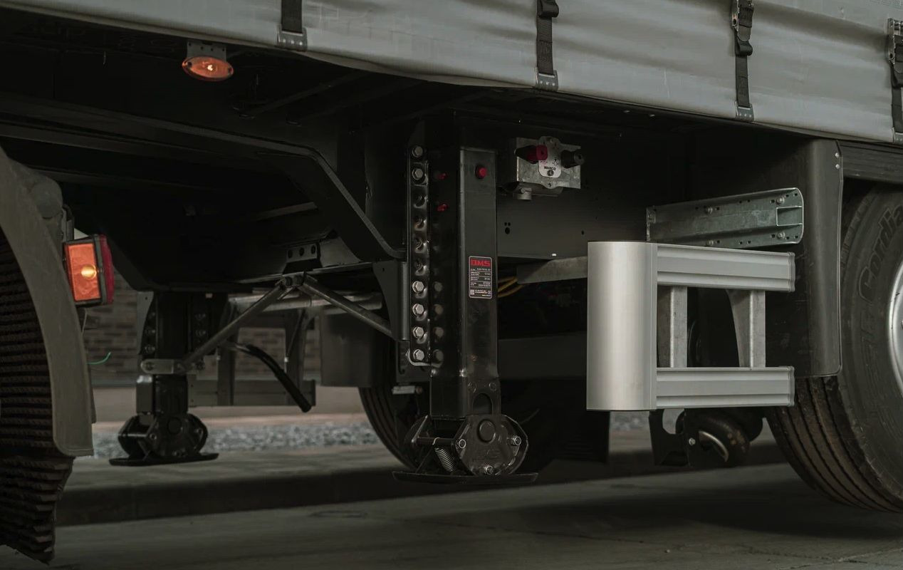 Новый Тентованный полуприцеп Полуприцеп шторный Bonum 914296-04, 2024: фото 16