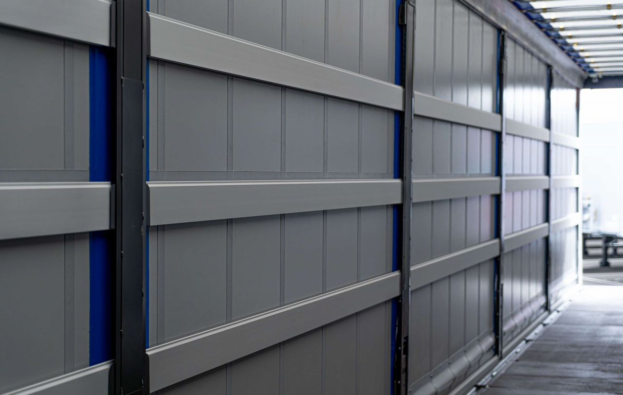 Новый Тентованный полуприцеп Полуприцеп шторный Bonum 914296-04, 2025: фото 13