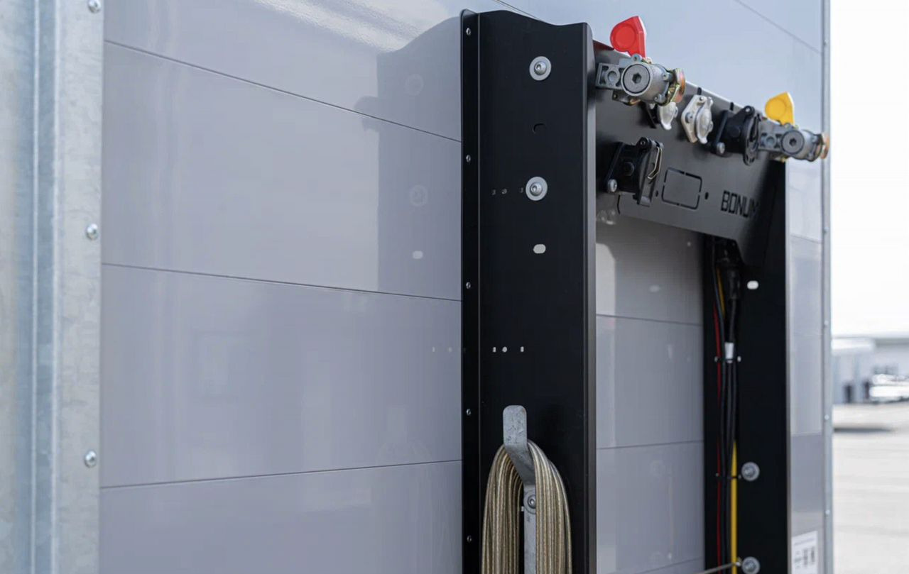 Новый Тентованный полуприцеп Полуприцеп шторный Bonum 914296-04, 2025: фото 11