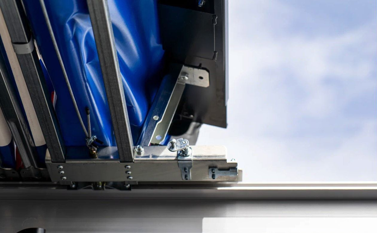 Новый Тентованный полуприцеп Полуприцеп шторный Bonum 914296-04, 2025: фото 6