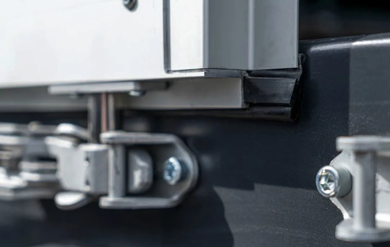 Новый Тентованный полуприцеп Полуприцеп шторный Bonum 914296-04, 2025: фото 20