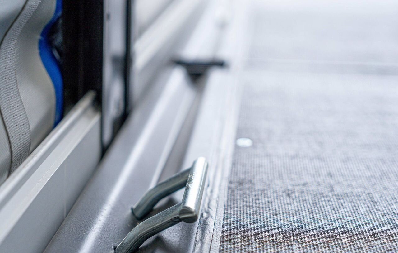 Новый Тентованный полуприцеп Полуприцеп шторный Bonum 914296-04, 2025: фото 16