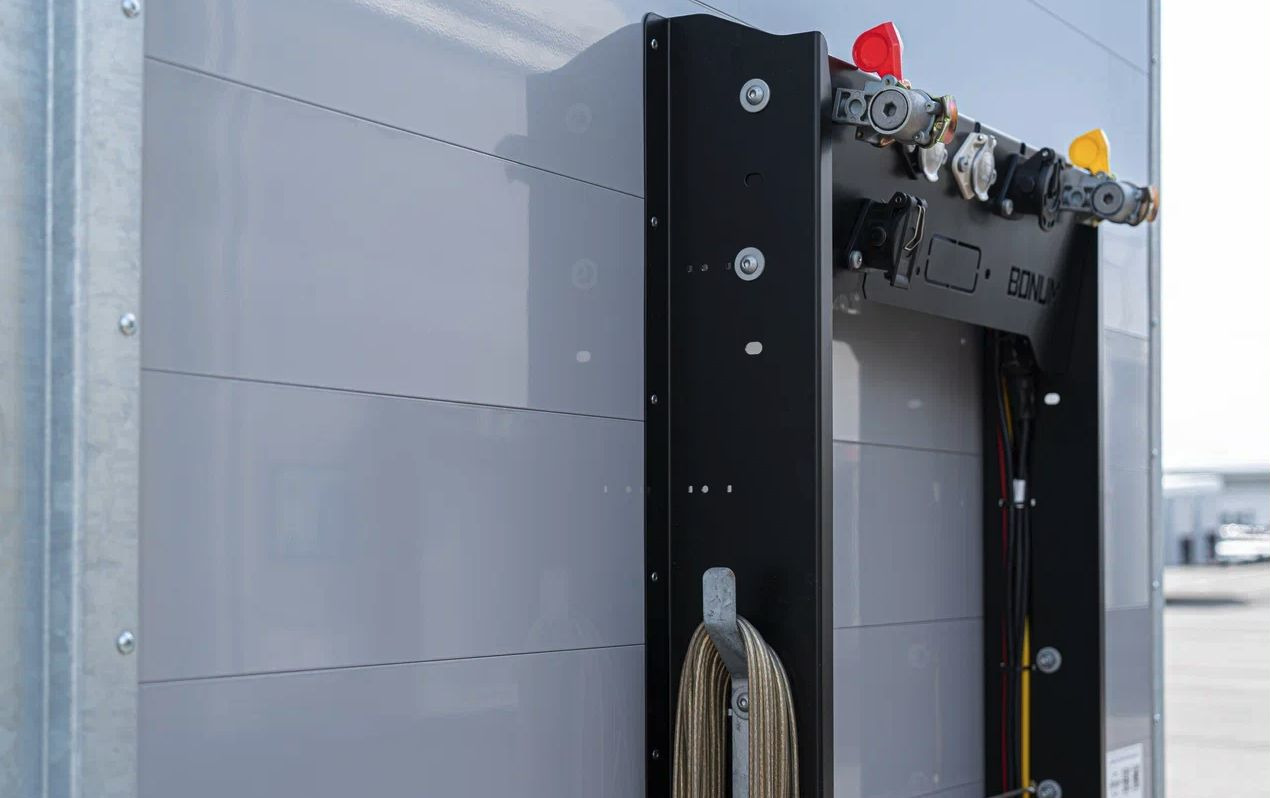 Новый Тентованный полуприцеп Полуприцеп шторный Bonum 914296-04, 2025: фото 12