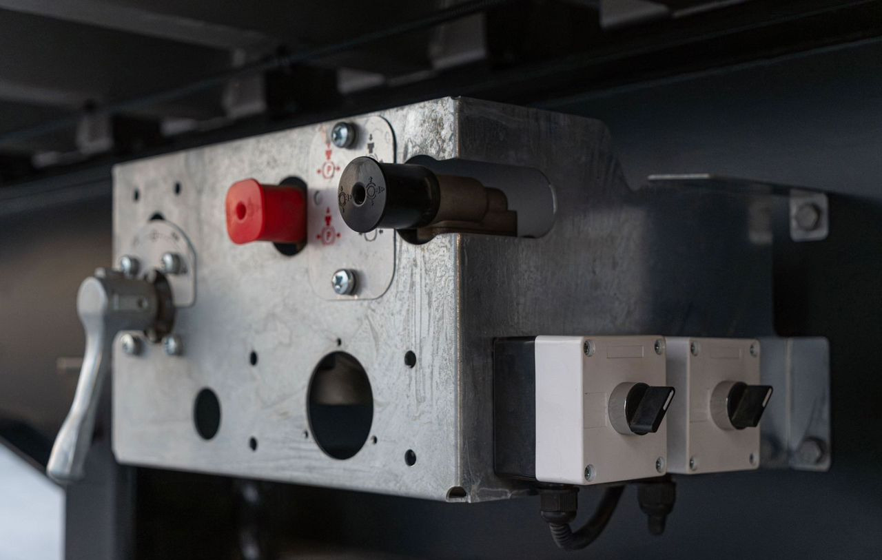 Новый Самосвальный полуприцеп Полуприцеп зерновоз Bonum 914295-01, 2024: фото 7