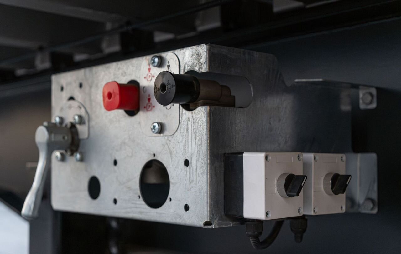 Полуприцеп зерновоз Bonum Зерновоз, 2024 - Самосвальный полуприцеп: фото 3 Полуприцеп зерновоз Bonum Зерновоз, 2024 - Самосвальный полуприцеп: фото 3