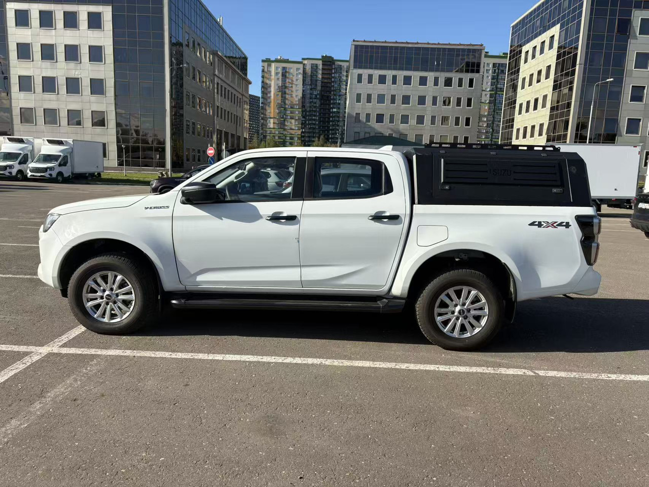 ISUZU D-MAX STD - Легковой автомобиль: фото 3 ISUZU D-MAX STD - Легковой автомобиль: фото 3
