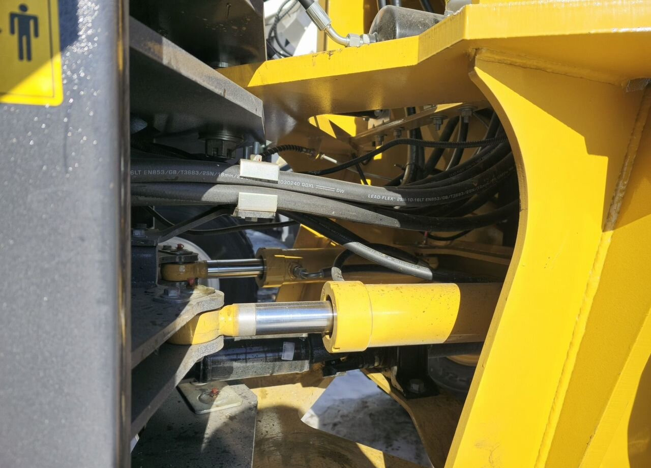 Новый Колёсный погрузчик LuGong LG 940: фото 6