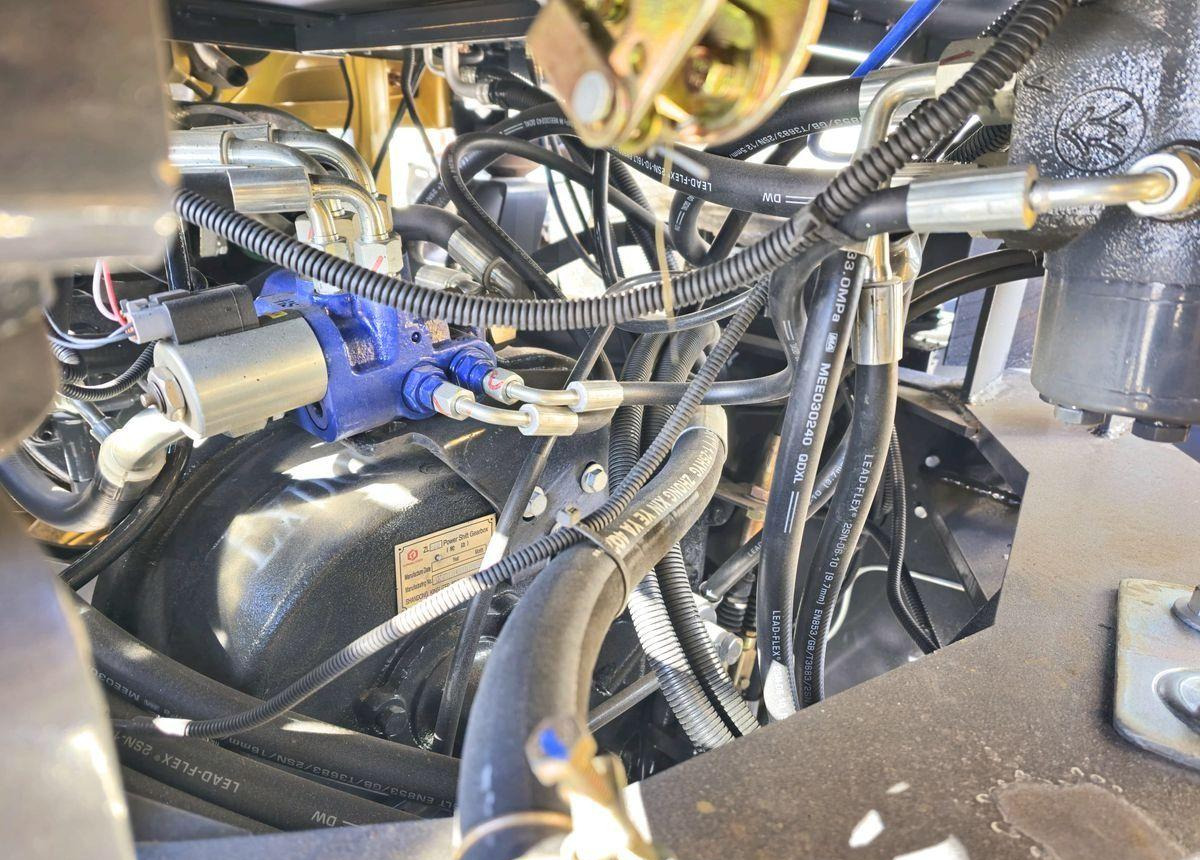 Новый Колёсный погрузчик LuGong LG940: фото 12 Новый Колёсный погрузчик LuGong LG940: фото 12