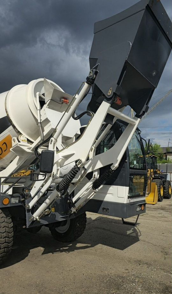 Ynix QGMC6000 - Автобетоносмеситель: фото 5 Ynix QGMC6000 - Автобетоносмеситель: фото 5