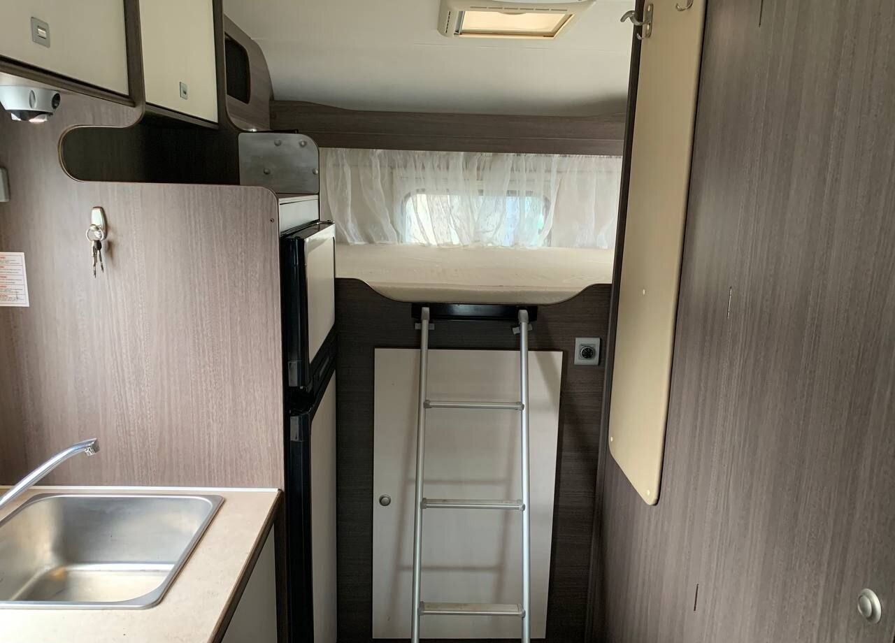 Полуинтегрированный автодом Кастенваген Renault Master, 2019: фото 29