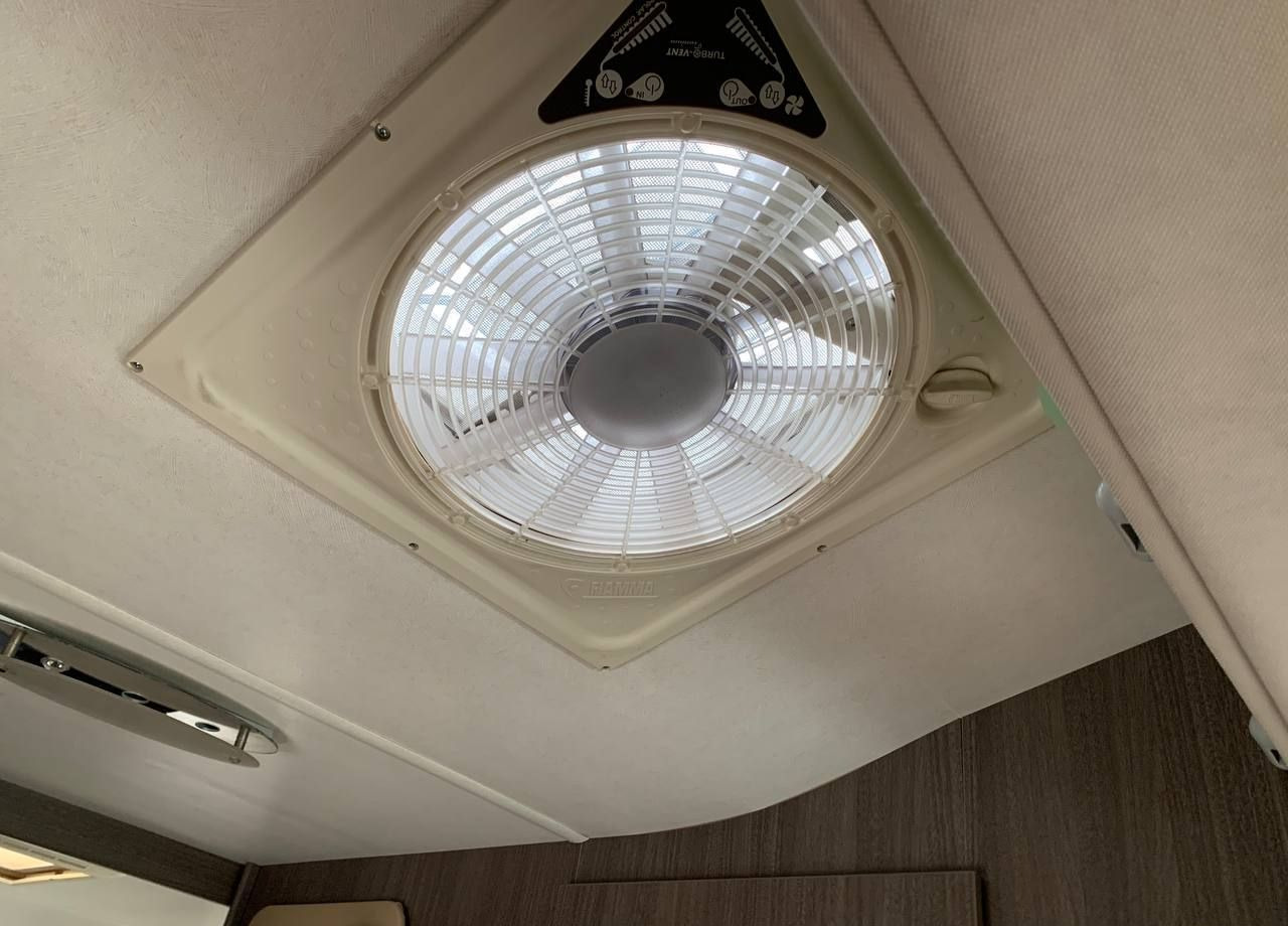 Полуинтегрированный автодом Кастенваген Renault Master, 2019: фото 27