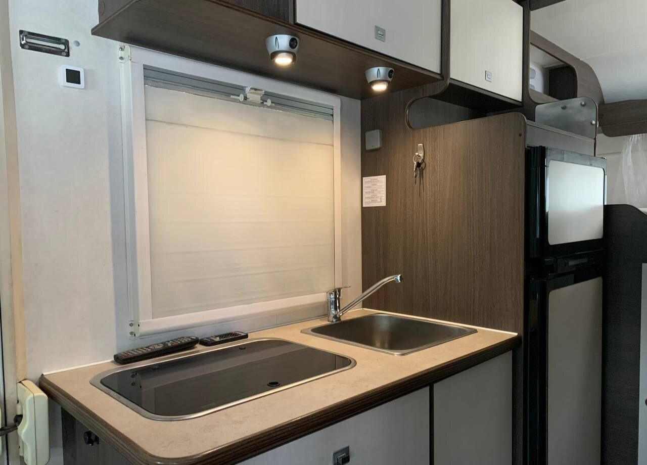Полуинтегрированный автодом Кастенваген Renault Master, 2019: фото 26