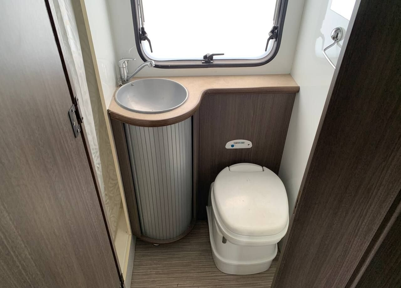 Полуинтегрированный автодом Кастенваген Renault Master, 2019: фото 22