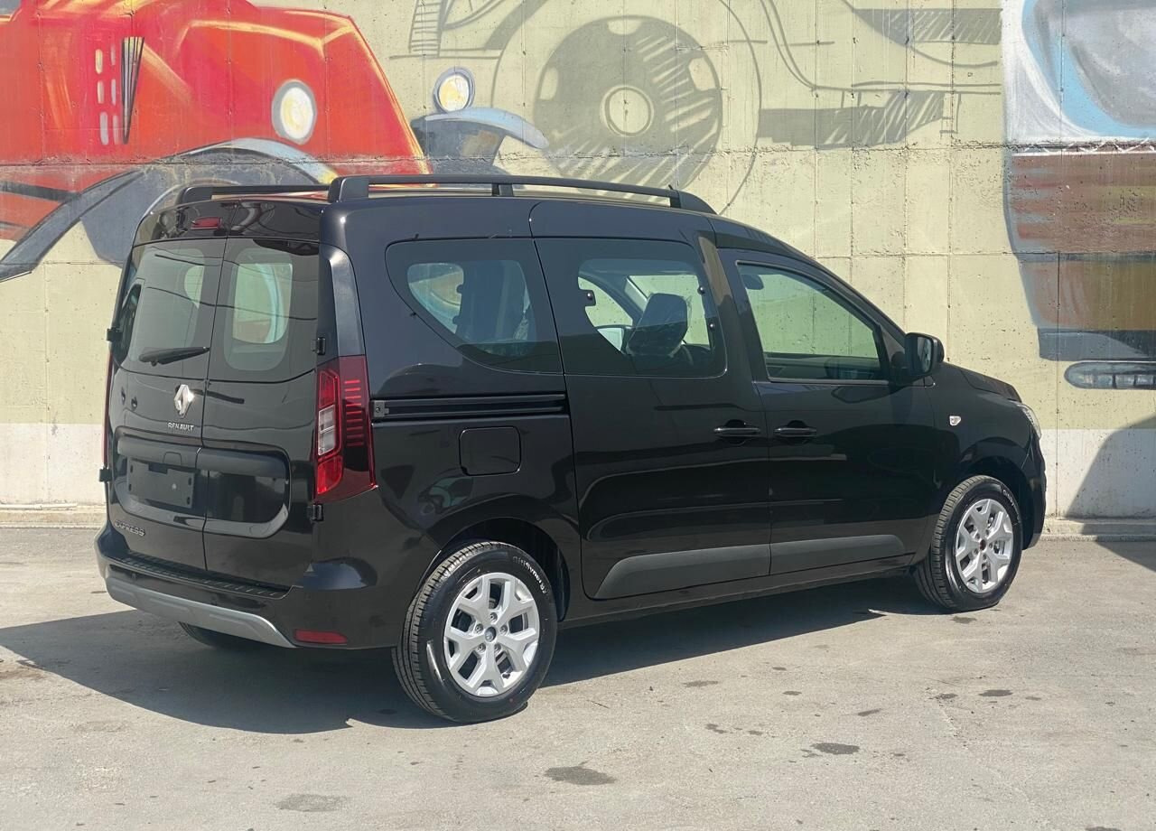 Renault Express 1.6 MT, 2022Новый - Легковой автомобиль: фото 5 Renault Express 1.6 MT, 2022Новый - Легковой автомобиль: фото 5