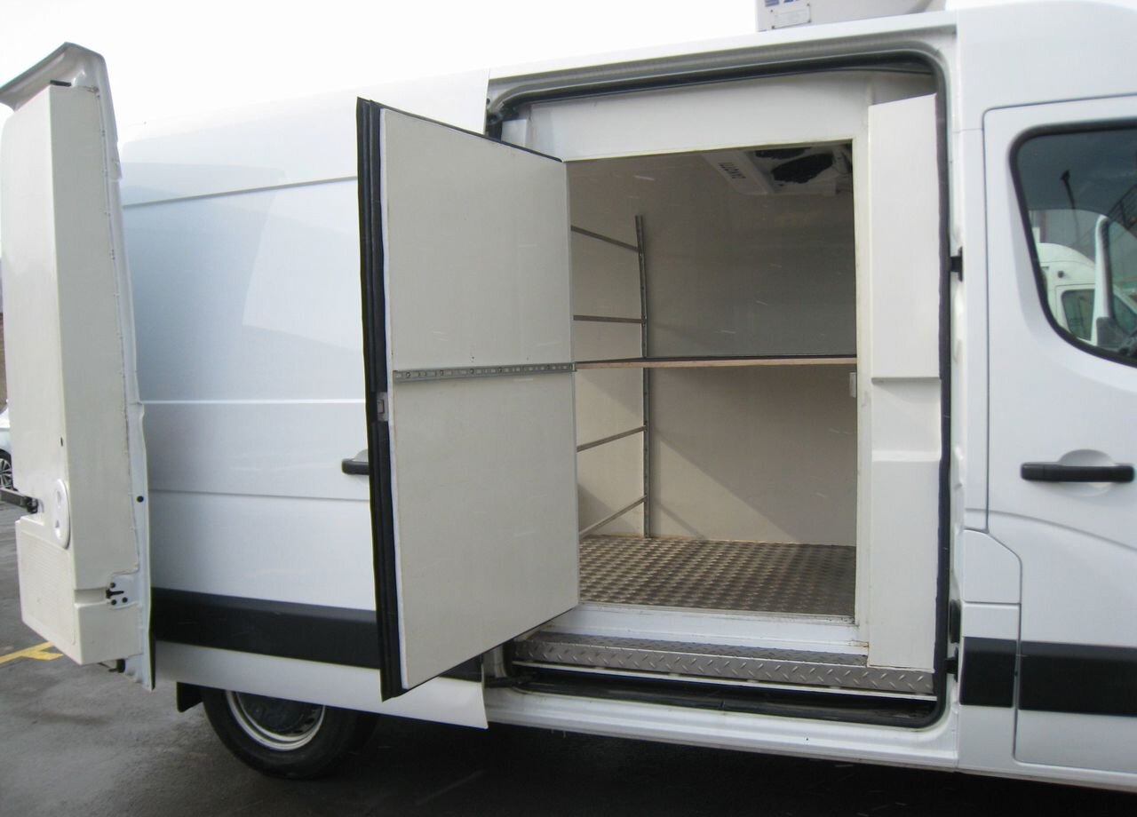 Цельнометаллический фургон Renault Master цельнометаллический, 2020: фото 8